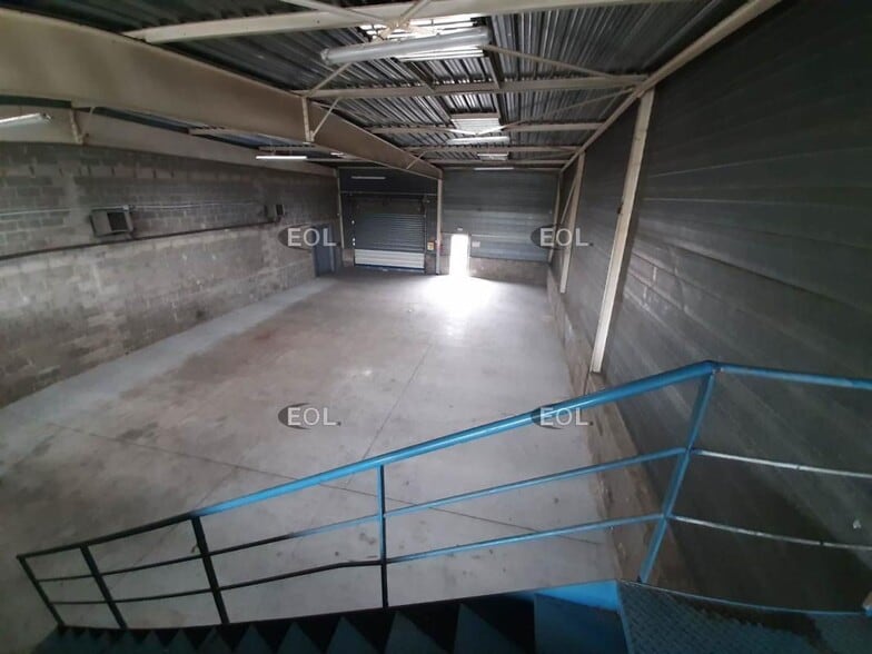 Industrial in Orly for lease - Interior Photo - Image 3 of 6