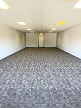 12032 Tesson Ferry Rd, Saint Louis, MO for lease Interior Photo- Image 2 of 2