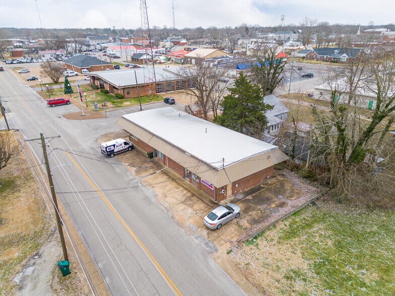 200 Linden Ave, Hohenwald, TN à vendre - Photo du bâtiment - Image 3 de 12