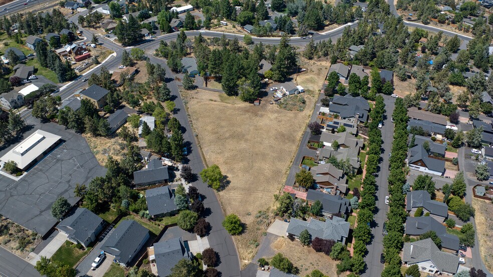 20585 Fred Meyers Rd, Bend, OR à vendre - Photo du bâtiment - Image 2 de 5