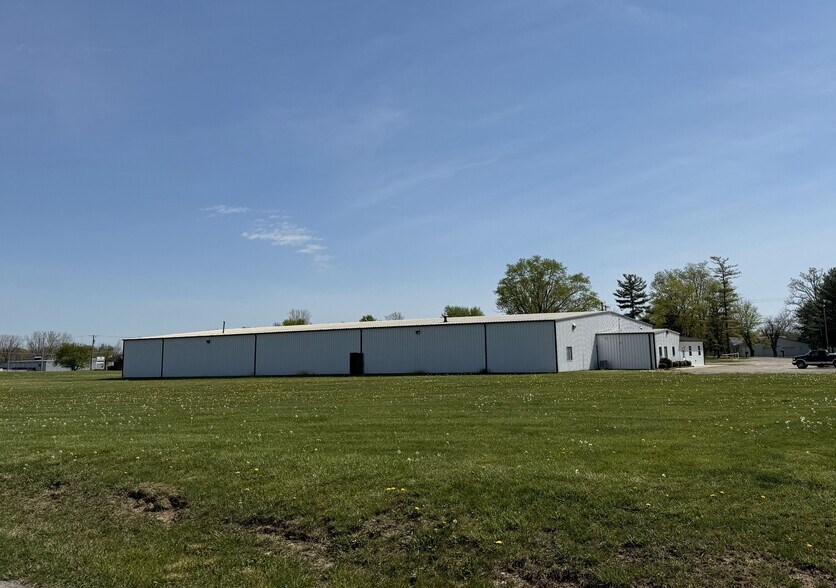 1100 N Fifth St, Greenfield, OH for lease - Building Photo - Image 2 of 6