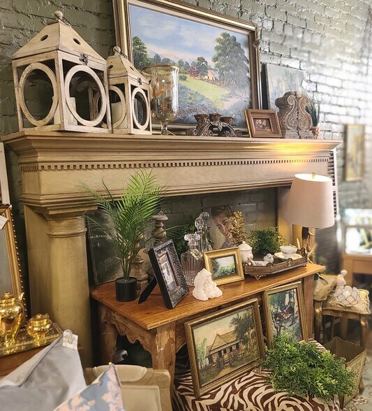 208 W Alamo St, Brenham, TX à louer - Photo du bâtiment - Image 2 de 2
