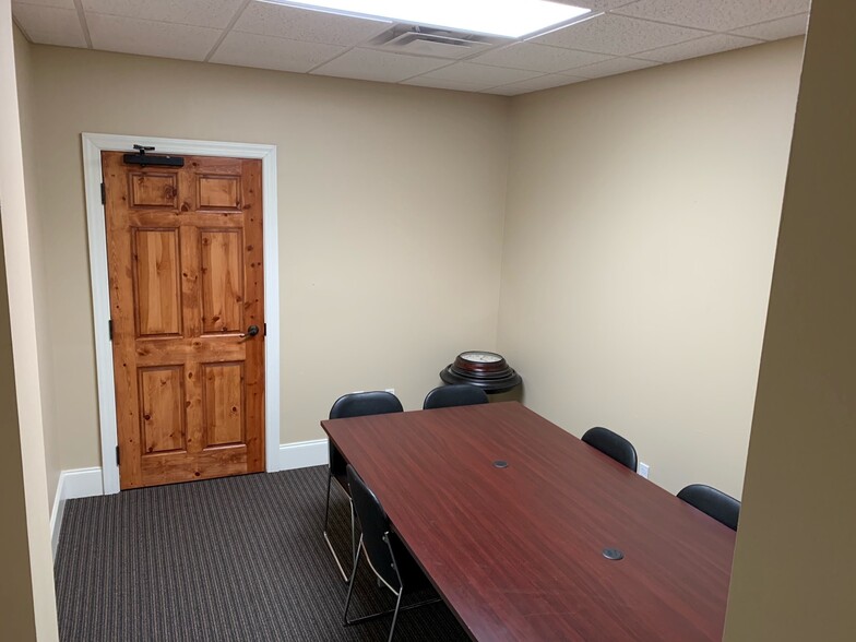 6267 Old Water Oak Rd, Tallahassee, FL for lease - Interior Photo - Image 2 of 42