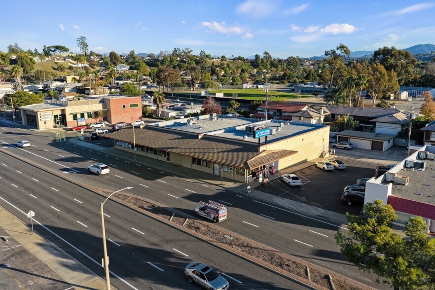 2315-2325 Fletcher Pky, El Cajon, CA à louer - Photo du bâtiment - Image 2 de 14