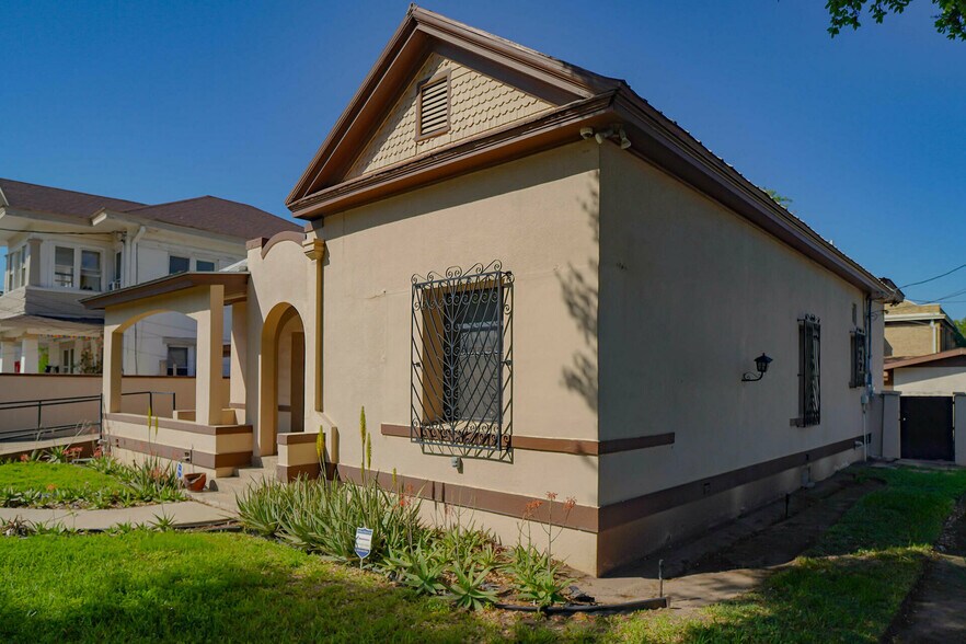 1020 Davis Ave, Laredo, TX à louer - Photo du bâtiment - Image 2 de 13