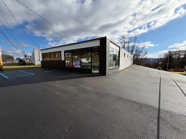 Plus de détails pour 1908 Scranton Carbondale Hwy, Dickson City, PA - Commerce de détail à louer