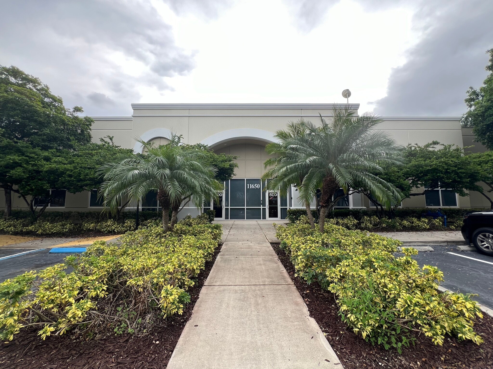 11650 Miramar Pky, Miramar, FL for lease Building Photo- Image 1 of 11
