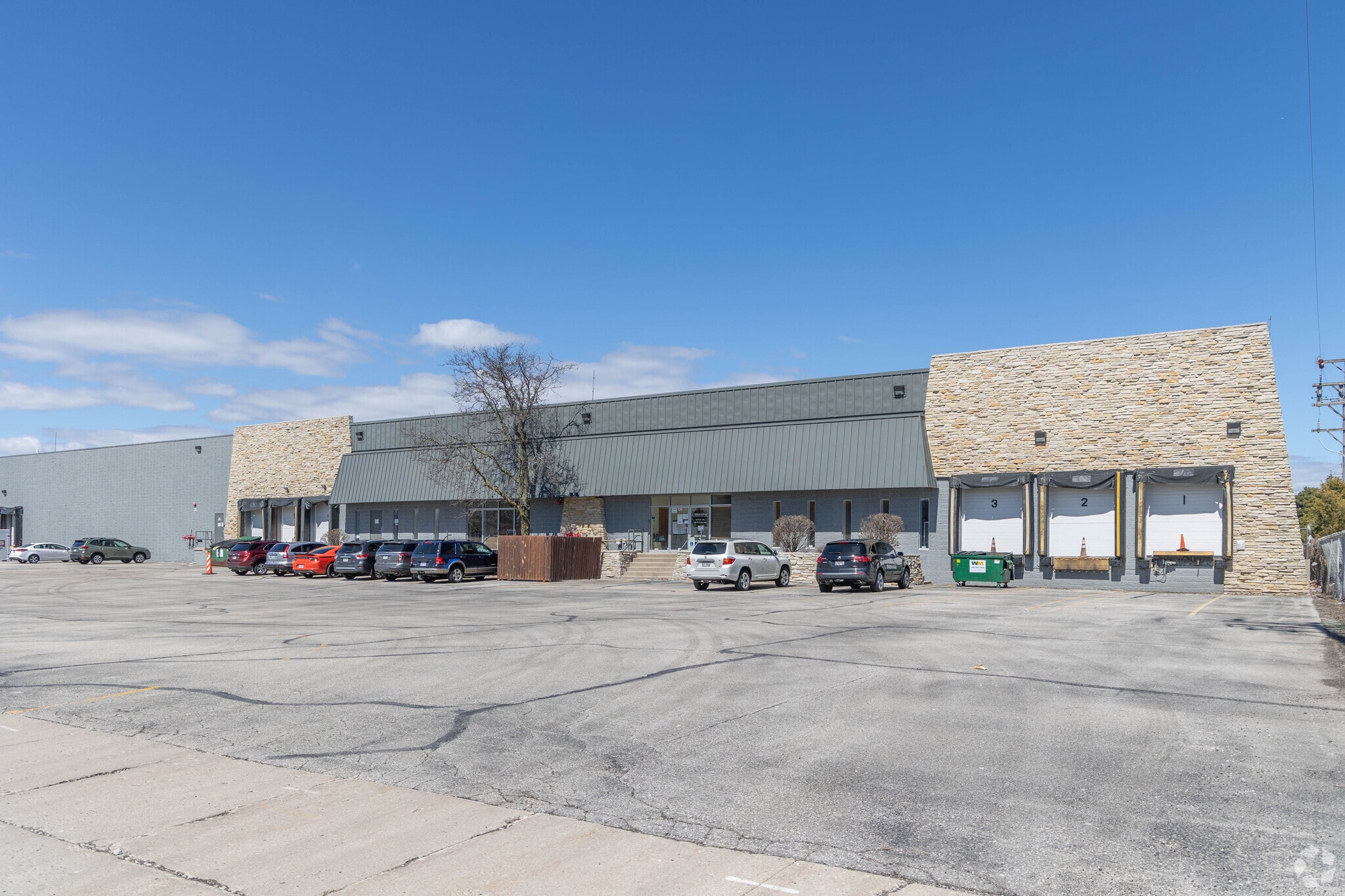 130-150 W Edgerton Ave, Milwaukee, WI for sale Primary Photo- Image 1 of 12