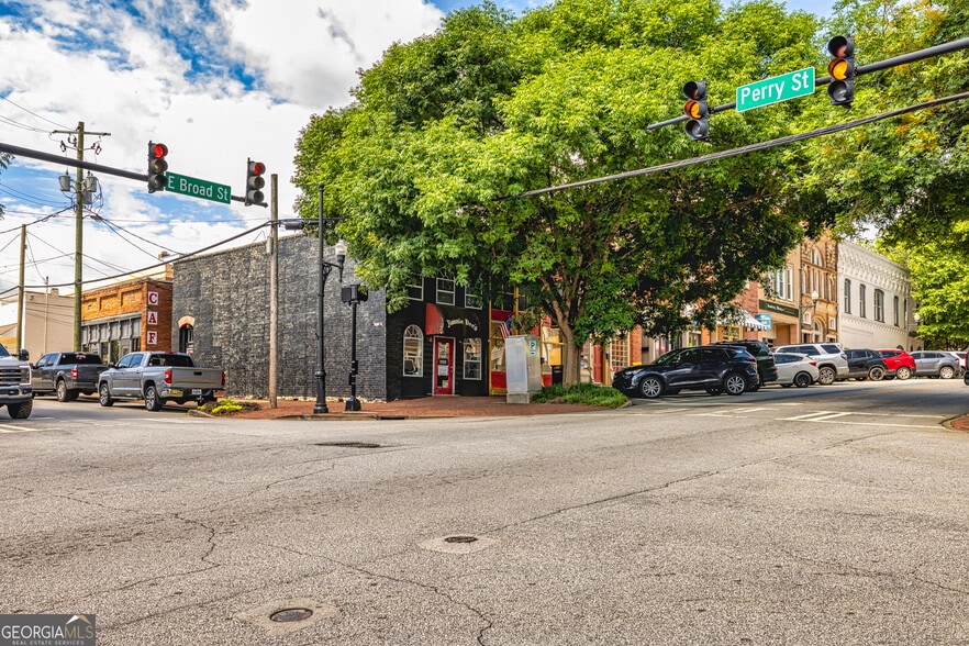 15 Broad St, Newnan, GA à vendre - Photo du bâtiment - Image 2 de 16