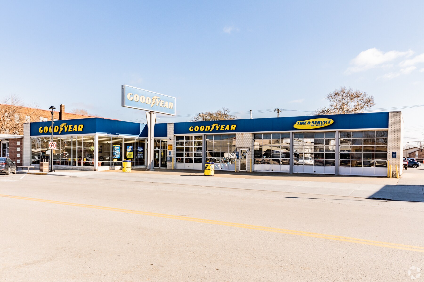 2021 Swift St, North Kansas City, MO for lease Building Photo- Image 1 of 11