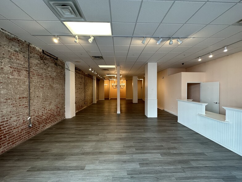 318 Park Central E, Springfield, MO for lease - Interior Photo - Image 1 of 1