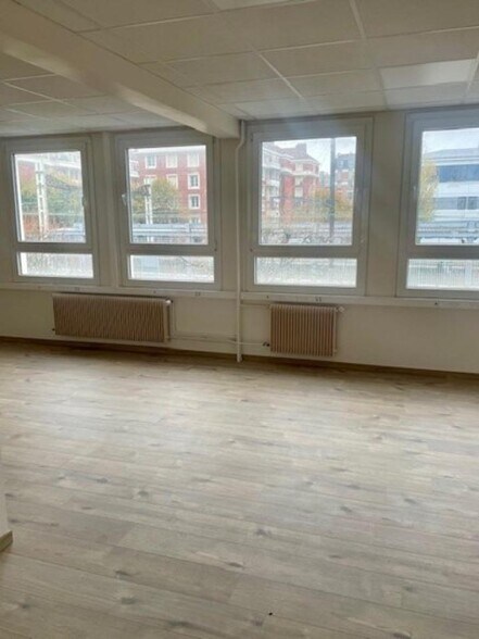 Flex in Ivry-sur-Seine for lease - Interior Photo - Image 2 of 4