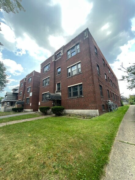 1941 Hertel Ave, Buffalo, NY à vendre - Photo du bâtiment - Image 2 de 5