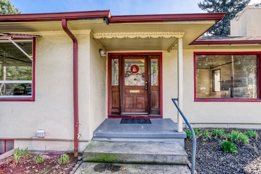 2020 NE 102nd Ave, Portland, OR for sale - Building Photo - Image 2 of 28