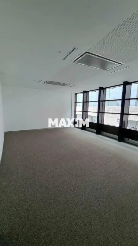 1 C Boulevard De Champagne, Dijon for sale Interior Photo- Image 1 of 9