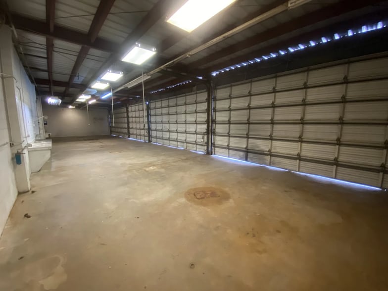 33 S Alma School Rd, Mesa, AZ for lease - Interior Photo - Image 3 of 4