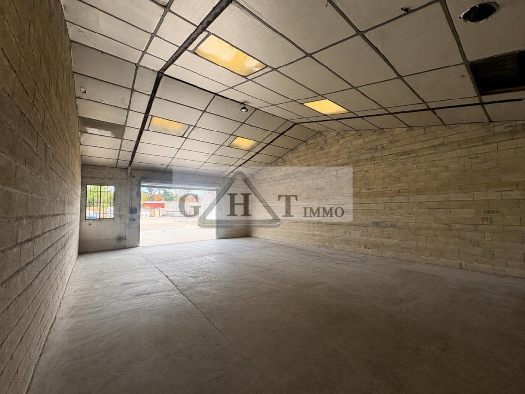 Industrial in Réau for lease Interior Photo- Image 1 of 6
