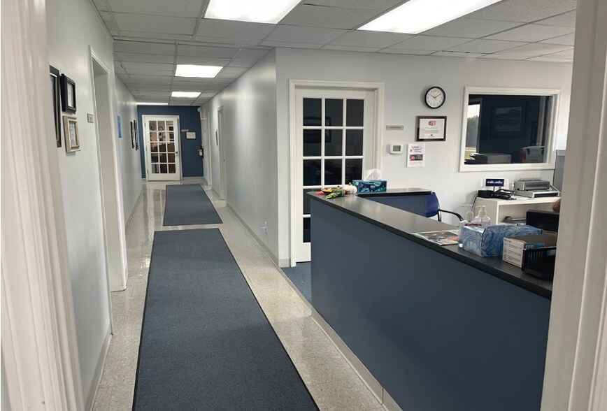 200 N Center Dr, Alton, IL à vendre - Photo intérieure - Image 2 de 114