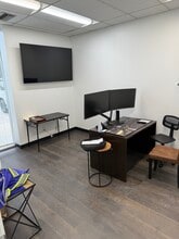 803 Avenue H E, Arlington, TX for lease Interior Photo- Image 2 of 9