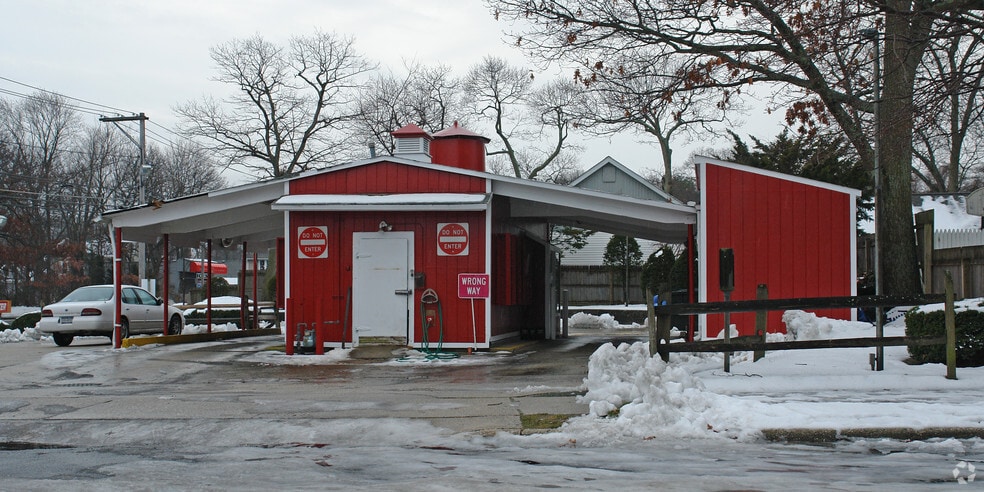 370 Hawkins Ave, Ronkonkoma, NY for sale - Building Photo - Image 2 of 2