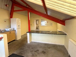 Venny Bridge, Exeter for lease Interior Photo- Image 2 of 3