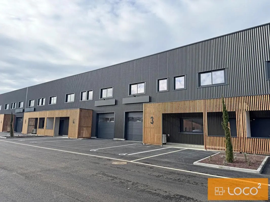 Flex in Toulouse for lease Building Photo- Image 1 of 12