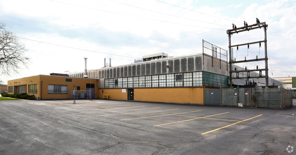 6350 Kirk St, Morton Grove, IL à louer - Photo du bâtiment - Image 2 de 14