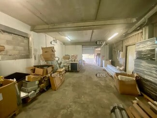 Plus de détails pour Local d'activités à louer