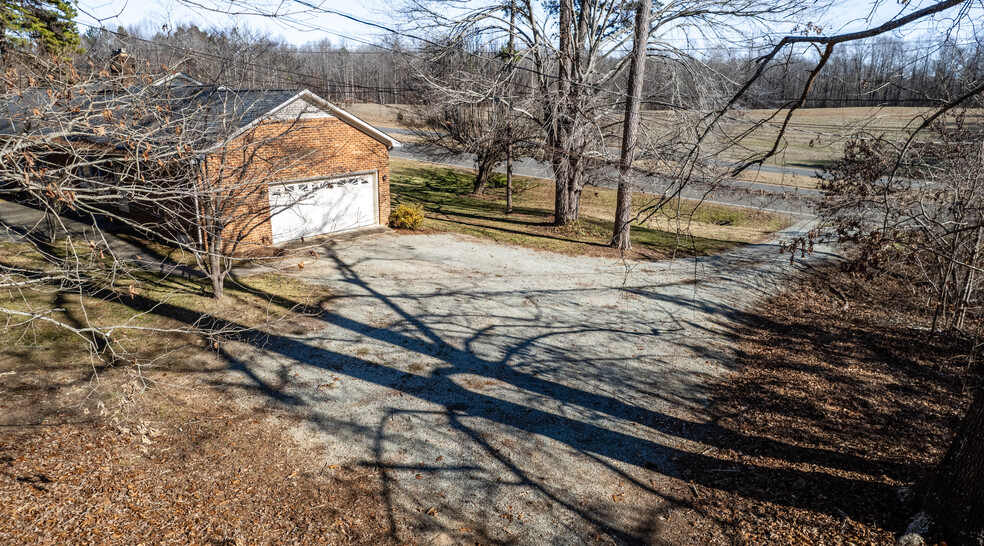 5600 Durham Rd, Roxboro, NC à vendre - Photo du bâtiment - Image 3 de 19