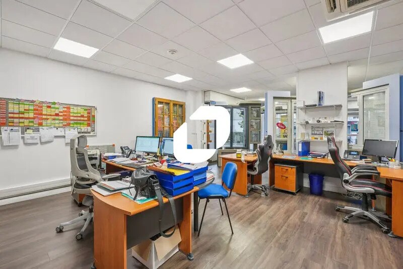 Office in Asnières-sur-Seine for sale Interior Photo- Image 1 of 12