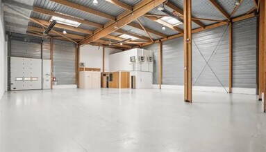 Flex in Le Bourget for lease Interior Photo- Image 2 of 9