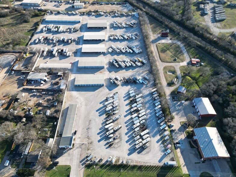 2750 Shady Shores Road, Corinth, TX for lease - Primary Photo - Image 1 of 5