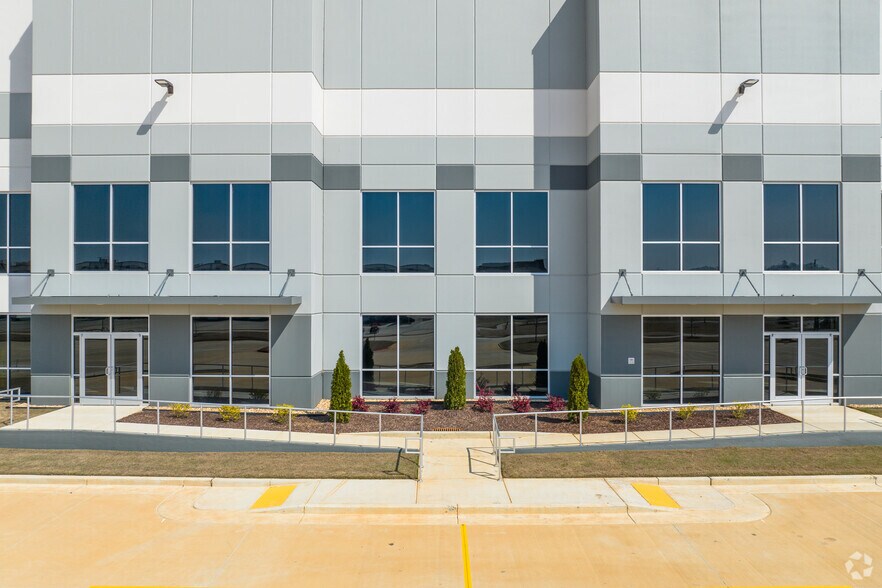 300 International Pky, Adairsville, GA for lease - Building Photo - Image 3 of 6