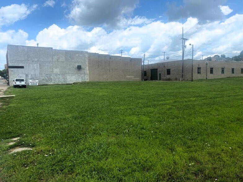 521-523 S 6th St, Saint Joseph, MO à vendre - Photo du bâtiment - Image 3 de 7