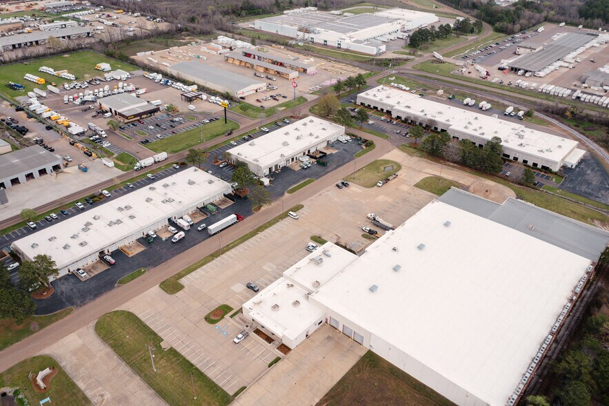 197 Interstate Dr, Richland, MS à louer - Photo du bâtiment - Image 1 de 17