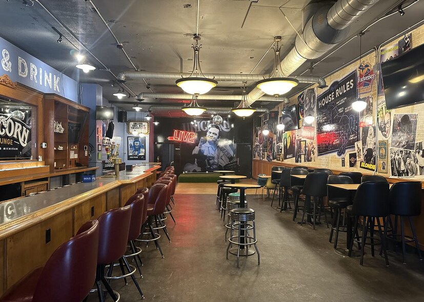 327 E Grand River Ave, Lansing, MI à louer - Photo du bâtiment - Image 3 de 5