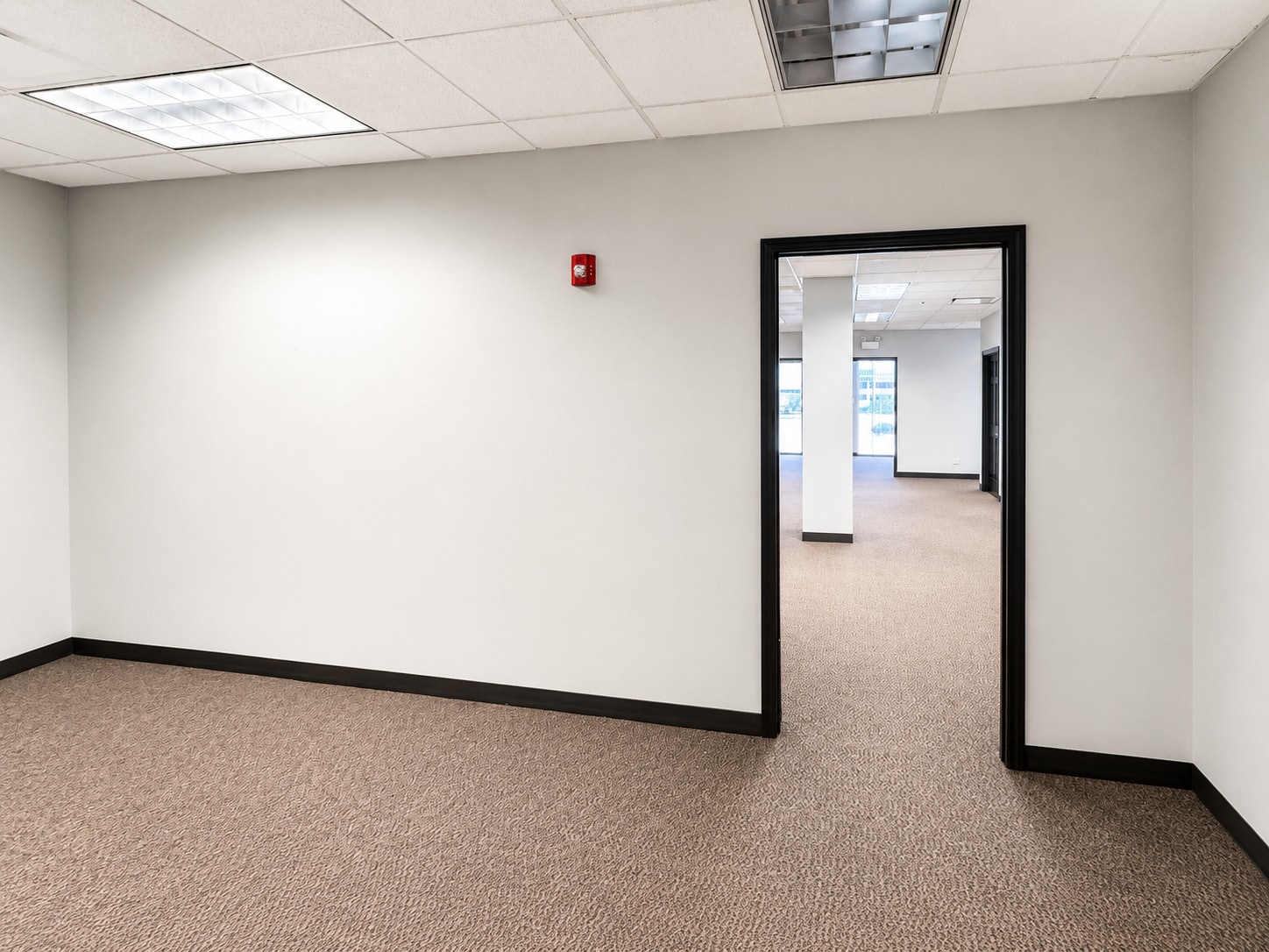 800 Enterprise Dr, Oak Brook, IL for lease Interior Photo- Image 1 of 6
