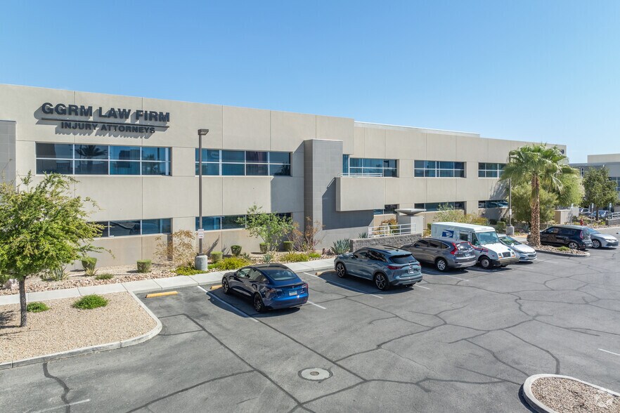 2200 S Rancho Dr, Las Vegas, NV à vendre - Photo du bâtiment - Image 3 de 7