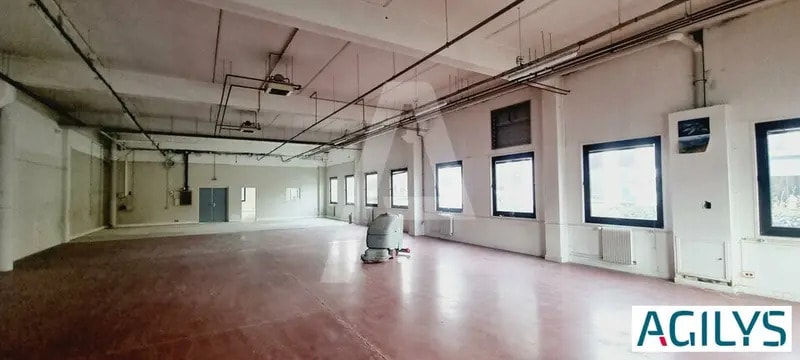 Flex in  for lease Building Photo- Image 1 of 9