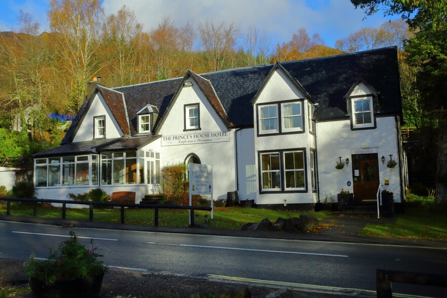 Glenfinnan, Glenfinnan for sale - Primary Photo - Image 1 of 16