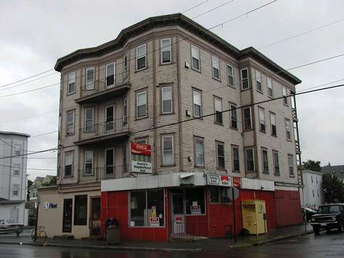 124 University Ave, Lowell, MA à vendre - Photo du bâtiment - Image 2 de 15