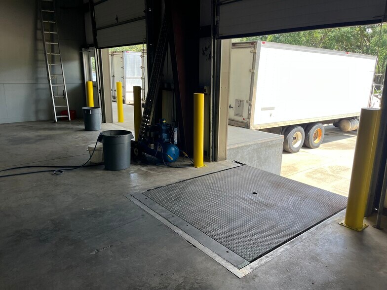 2400 W Herman St, Pensacola, FL à vendre - Photo du bâtiment - Image 3 de 91