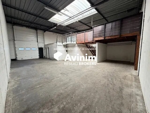 Industrial in Saint-Leu-la-Forêt for lease Interior Photo- Image 1 of 3