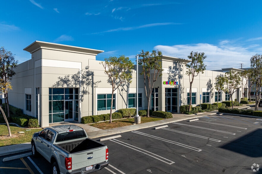 511 S Harbor Blvd, La Habra, CA for lease - Building Photo - Image 3 of 7