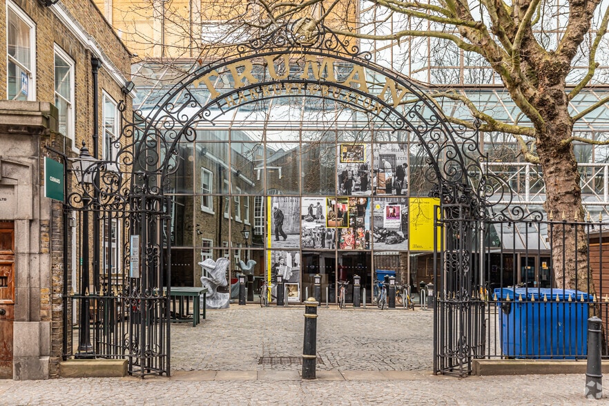 91 Brick Ln, London for lease - Building Photo - Image 3 of 7