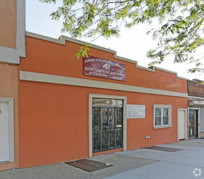 19535 Jamaica Ave, Hollis, NY à louer - Photo du bâtiment - Image 3 de 7