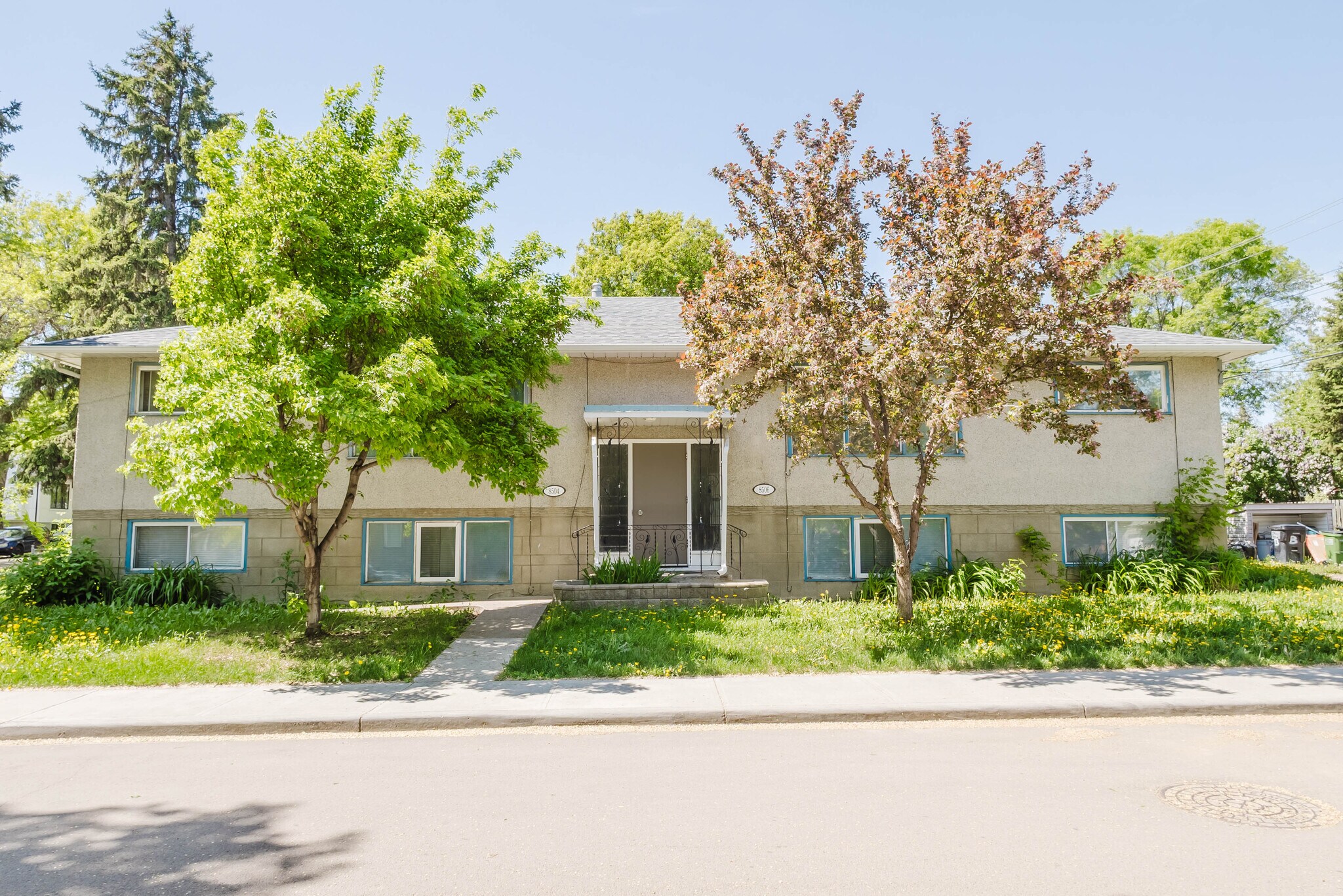 8504 98 St NW, Edmonton, AB à vendre Photo principale- Image 1 de 54