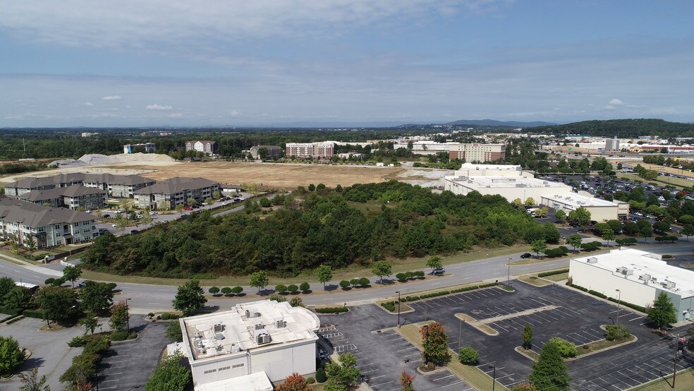 34 Market Point Dr, Greenville, SC à vendre - Photo du bâtiment - Image 2 de 4