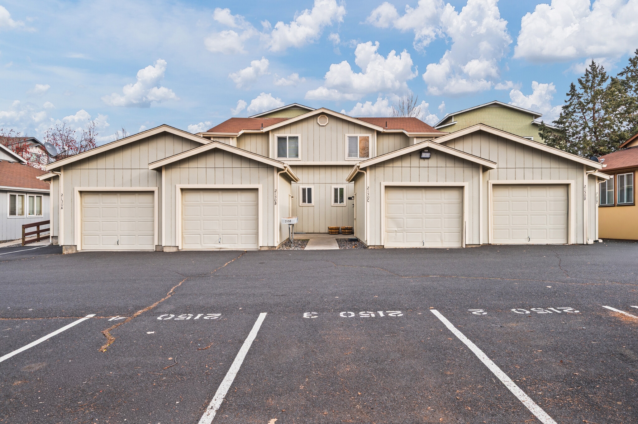 2150 SW Canyon Dr, Redmond, OR for sale Primary Photo- Image 1 of 27