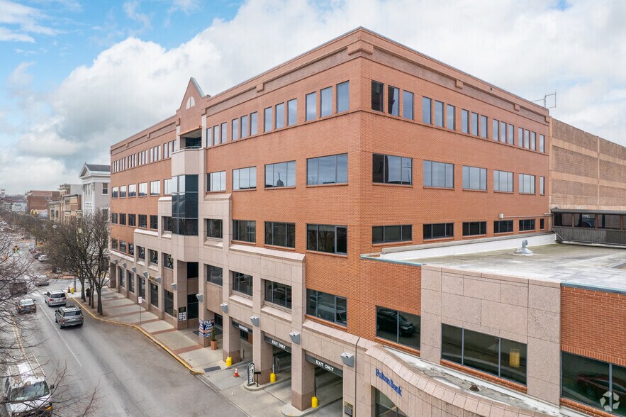 96 S George St, York, PA à louer - Photo du bâtiment - Image 2 de 11